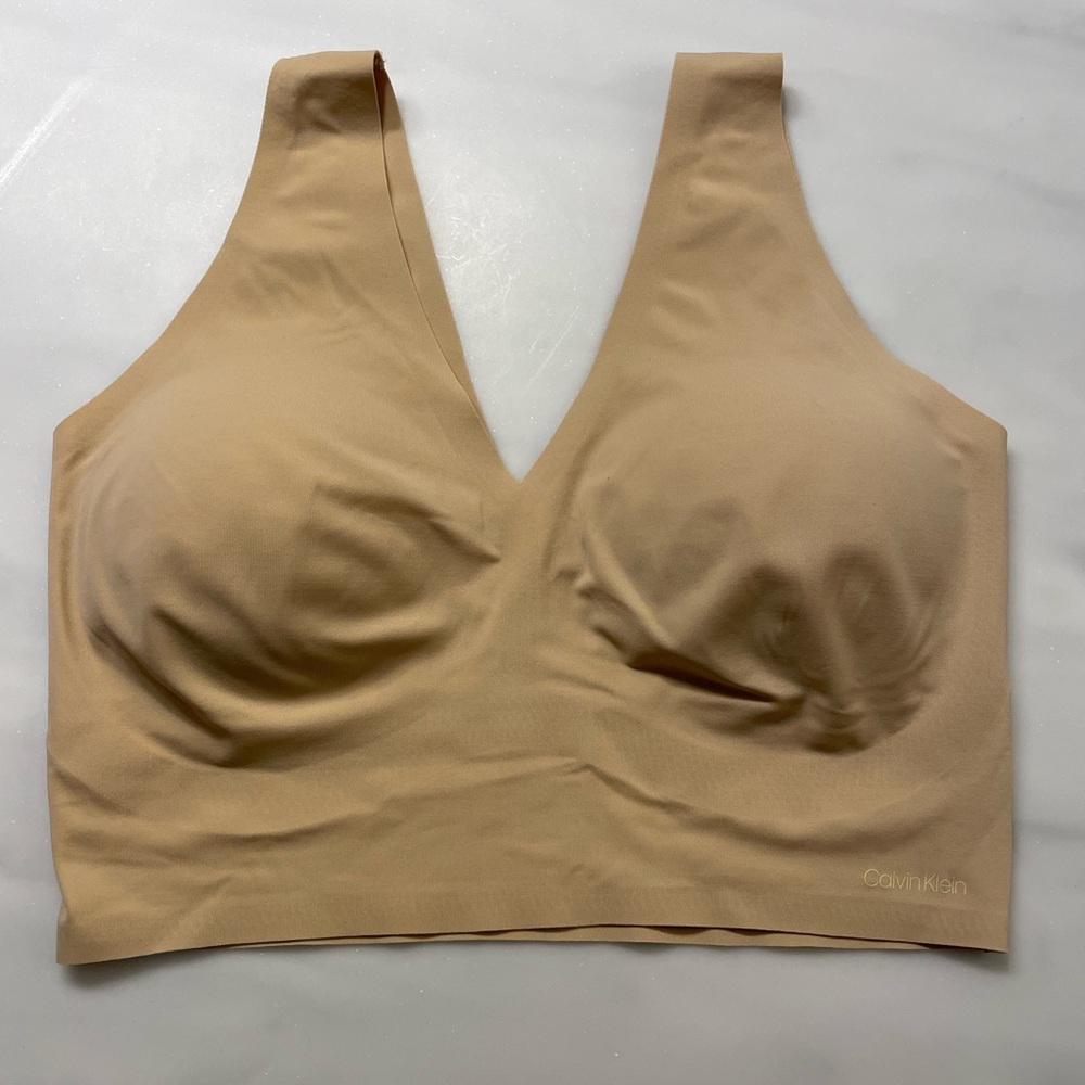 Calvin Klein Invisibles Lightly Lined V-Neck Bralette - Medium - NWOT